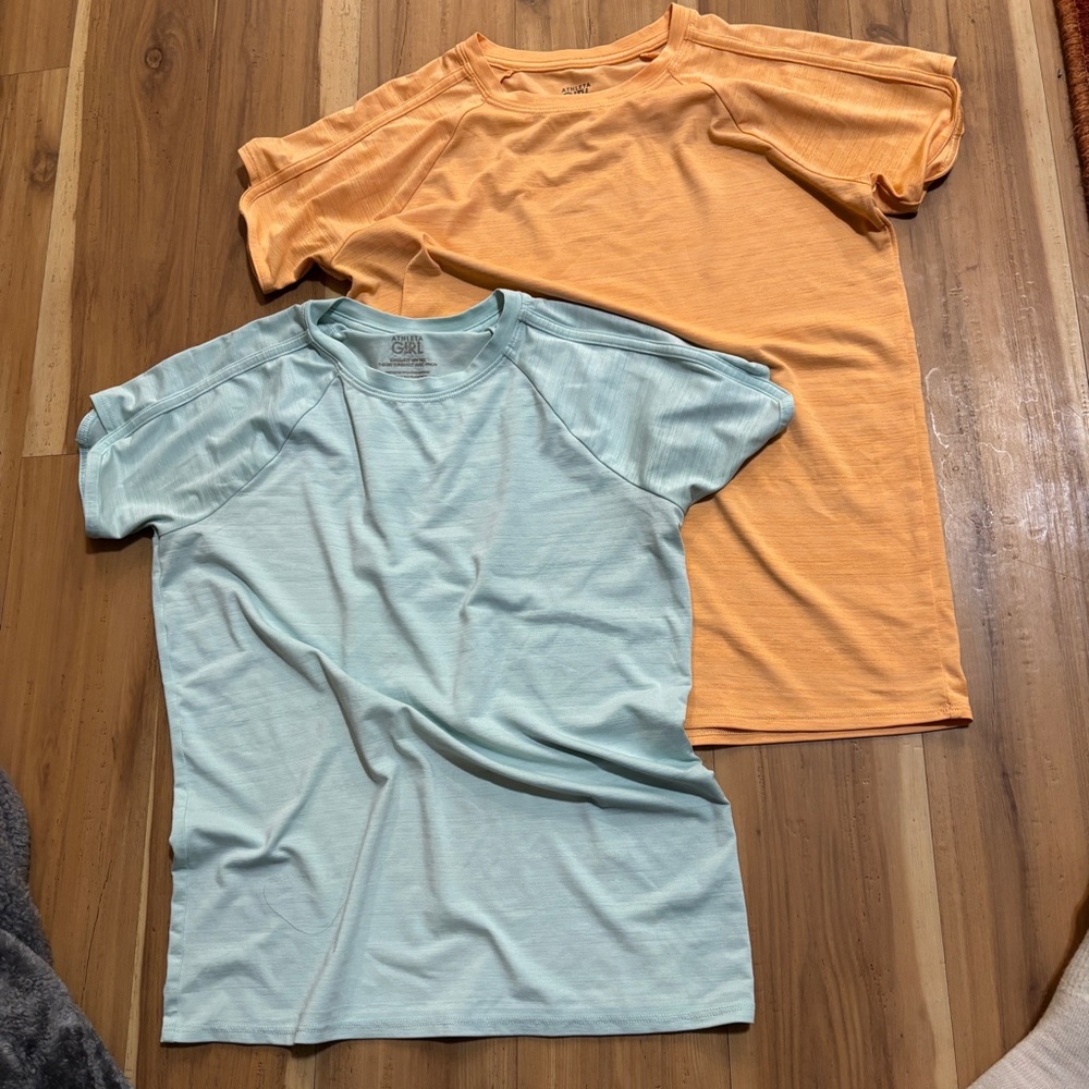 Set of Two Athleta Girl Sunburst T-Shirts in Orange and Light Blue